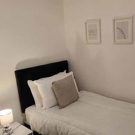 Stunning 2 Bedroom Apartment In Canary Wharf - Morland Apartments ロンドン 部屋 写真