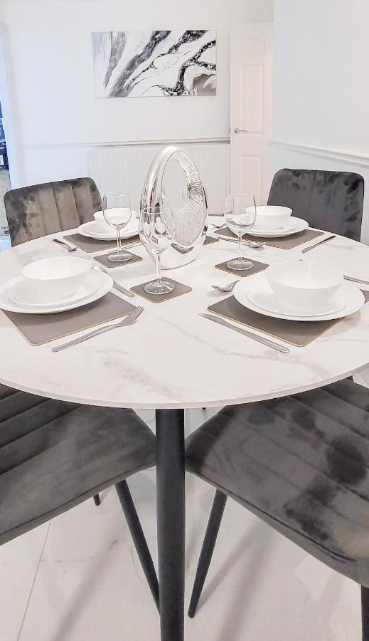 Stunning 2 Bedroom Apartment In Canary Wharf - Morland Apartments ロンドン エクステリア 写真