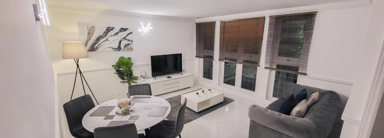 Stunning 2 Bedroom Apartment In Canary Wharf - Morland Apartments ロンドン エクステリア 写真
