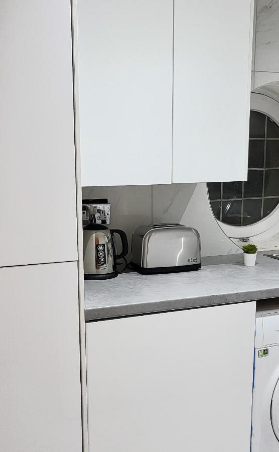 Stunning 2 Bedroom Apartment In Canary Wharf - Morland Apartments ロンドン エクステリア 写真