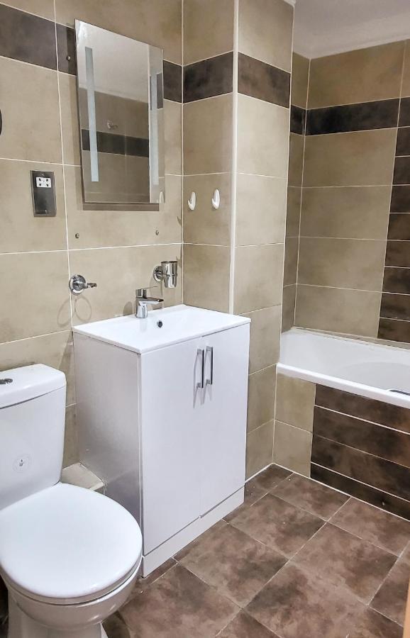 Stunning 2 Bedroom Apartment In Canary Wharf - Morland Apartments ロンドン エクステリア 写真