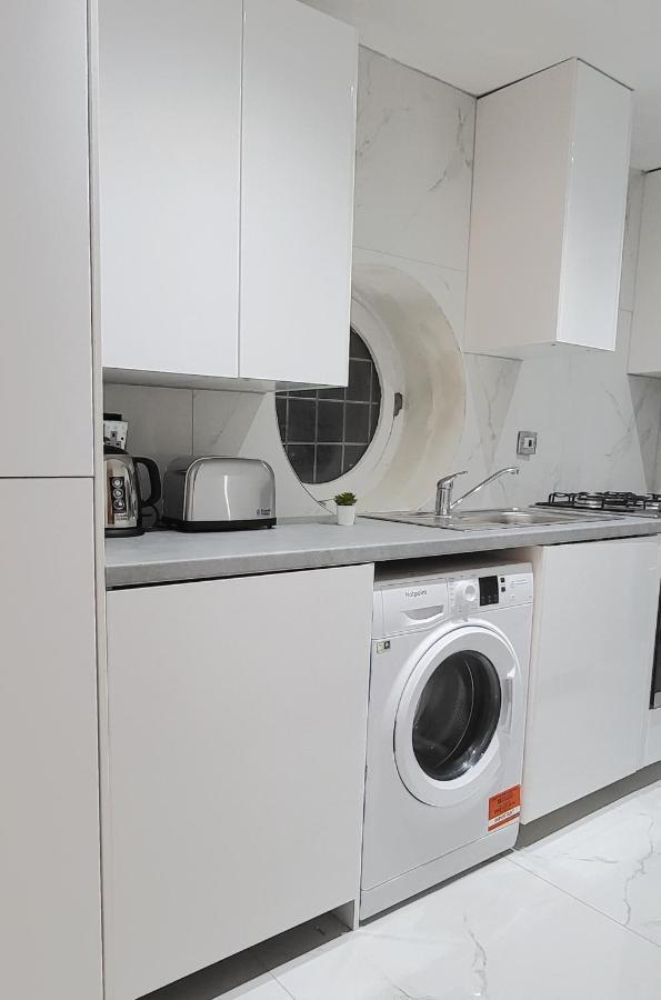 Stunning 2 Bedroom Apartment In Canary Wharf - Morland Apartments ロンドン エクステリア 写真
