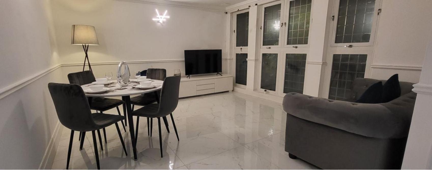 Stunning 2 Bedroom Apartment In Canary Wharf - Morland Apartments ロンドン 部屋 写真